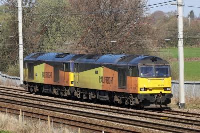 60076 at Winwick. &copy; stevexos