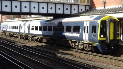 158890 at Eastleigh. &copy; paul67