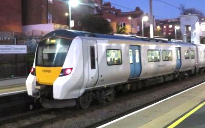 700026 at West Hampstead Thameslink. &copy; Geoff