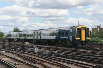 159009 at Clapham Junction. &copy; llamafish