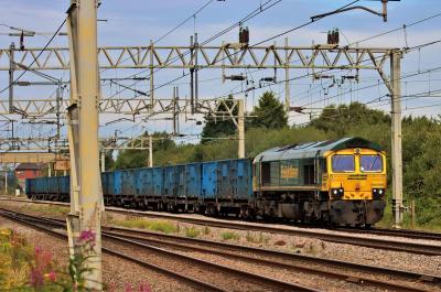 66568 at Acton Bridge (Cheshire). &copy; stevexos