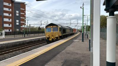 66520 at Wolverton. &copy; Luivery