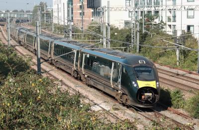 800017 at Hayes & Harlington. &copy; stevexos