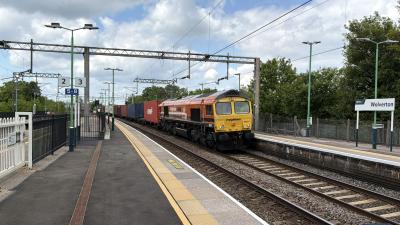 66501 at Wolverton. &copy; Luivery