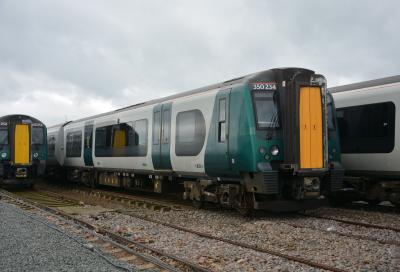350234 at Long Marston. &copy; AJax