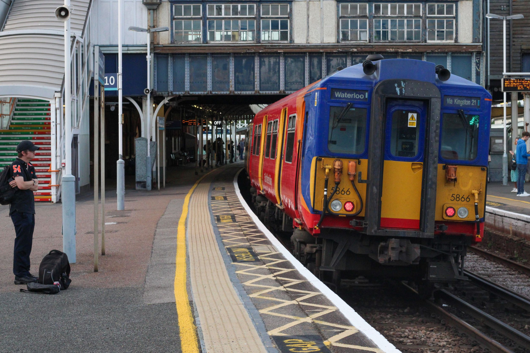 Photo of 5866 at Clapham Junction — trainlogger