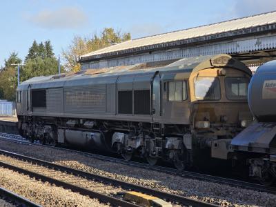 66510 at Princes Risborough. &copy; MikeMOL