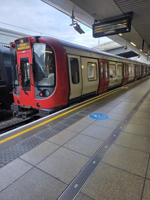 LU21543 at London Paddington. &copy; MikeMOL