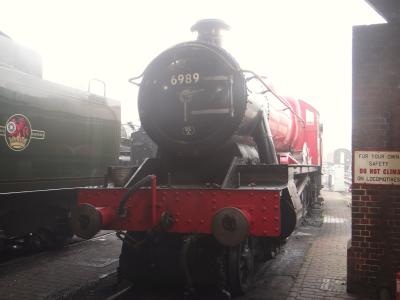 6989 steam at Bluebell Railway - Sheffield Park. &copy; MJM