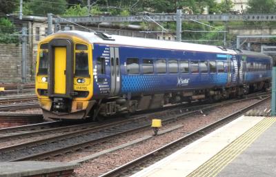 158705 at Edinburgh Waverley. &copy; Geoff