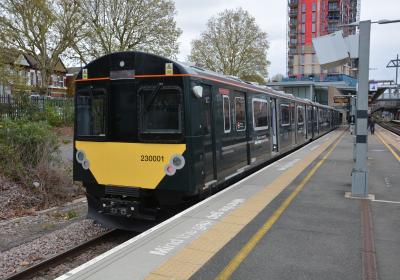 230001 at West Ealing. &copy; AJax