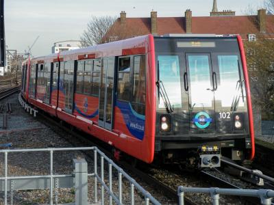 DLR 102 at Shadwell. &copy; llamafish