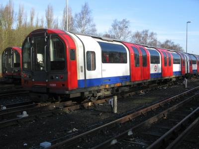 LU91309 at Loughton (LU). &copy; Byron5574