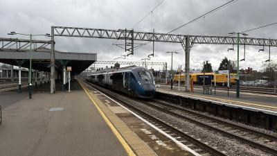 805010 at Nuneaton. &copy; Luivery