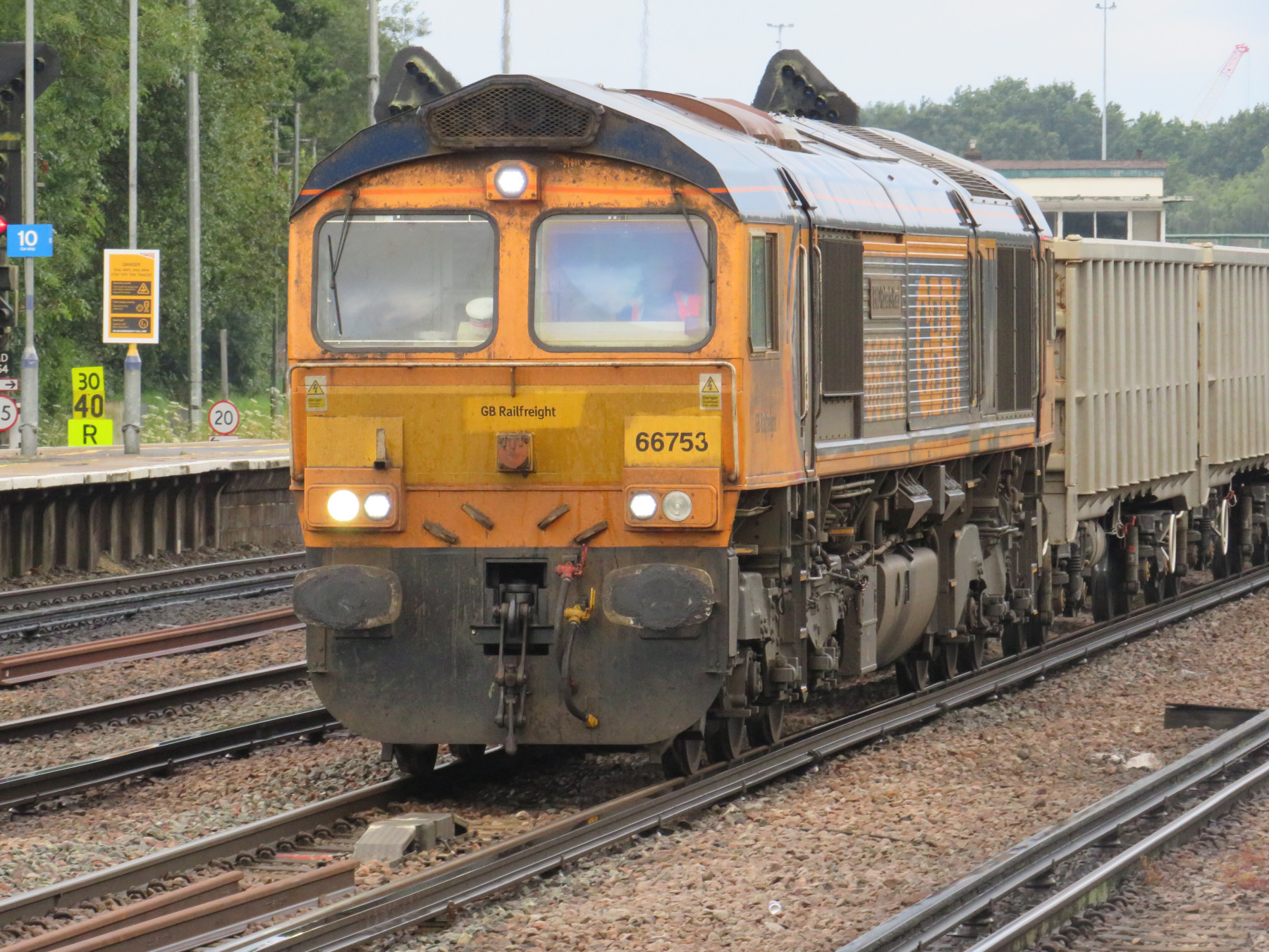 Photo of 66753 at Tonbridge — trainlogger