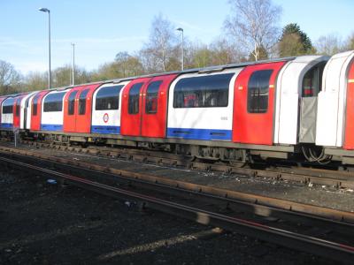 LU92102 at Loughton (LU). &copy; Byron5574