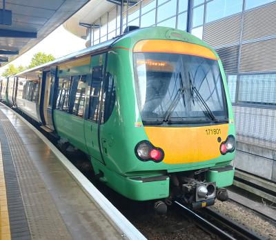 171801 at Ashford International. &copy; Geoff
