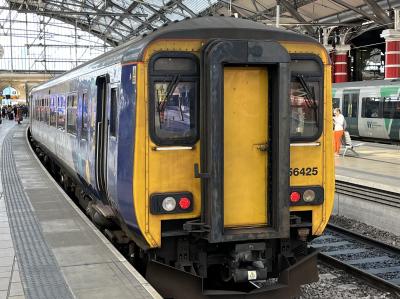 156425 at Liverpool Lime Street. &copy; BigKev