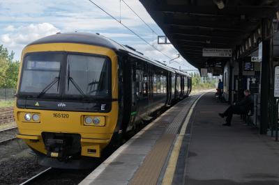 165120 at Didcot Parkway. &copy; Harry Bennellick