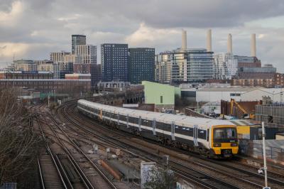 465024 at Wandsworth Road. &copy; Zain