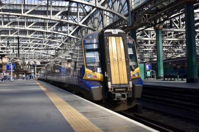 photo of 380022 at Glasgow Central