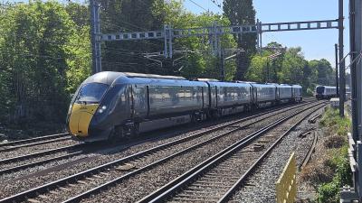 photo of 802016 at Acton Main Line