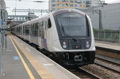 345011 at West Ealing. &copy; llamafish