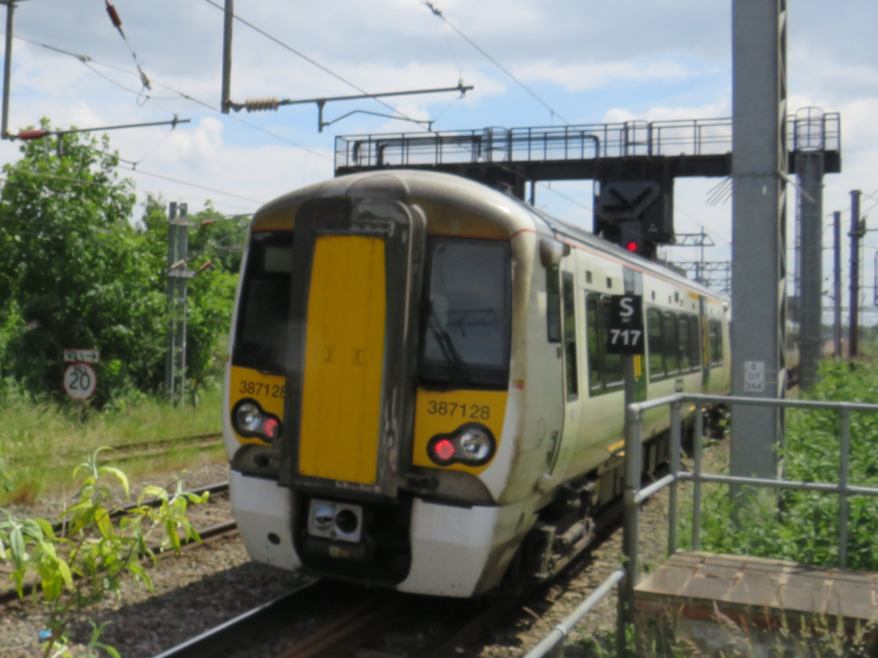 Photo of 387128 at Alexandra Palace — trainlogger