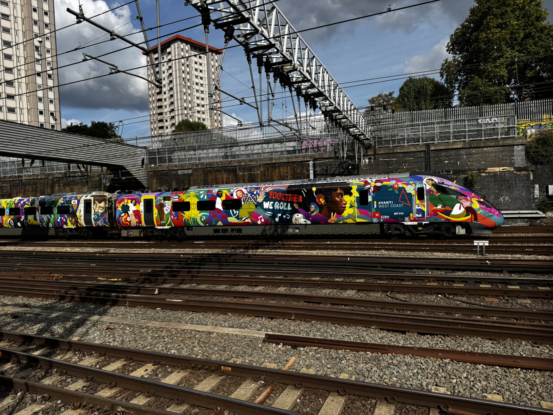 Photo of 807010 at London Euston — trainlogger