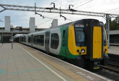 350260 at Bletchley. &copy; AJax