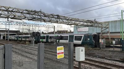 730209 at Nuneaton. &copy; Luivery