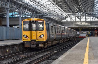 507001 at Southport. &copy; Brodie