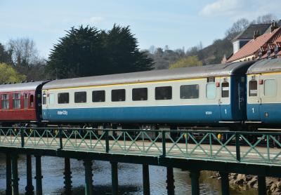 3364 coach at Ruswarp. &copy; AJax