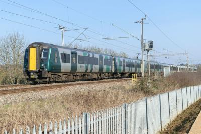 350121 at Kingsthorpe. &copy; llamafish