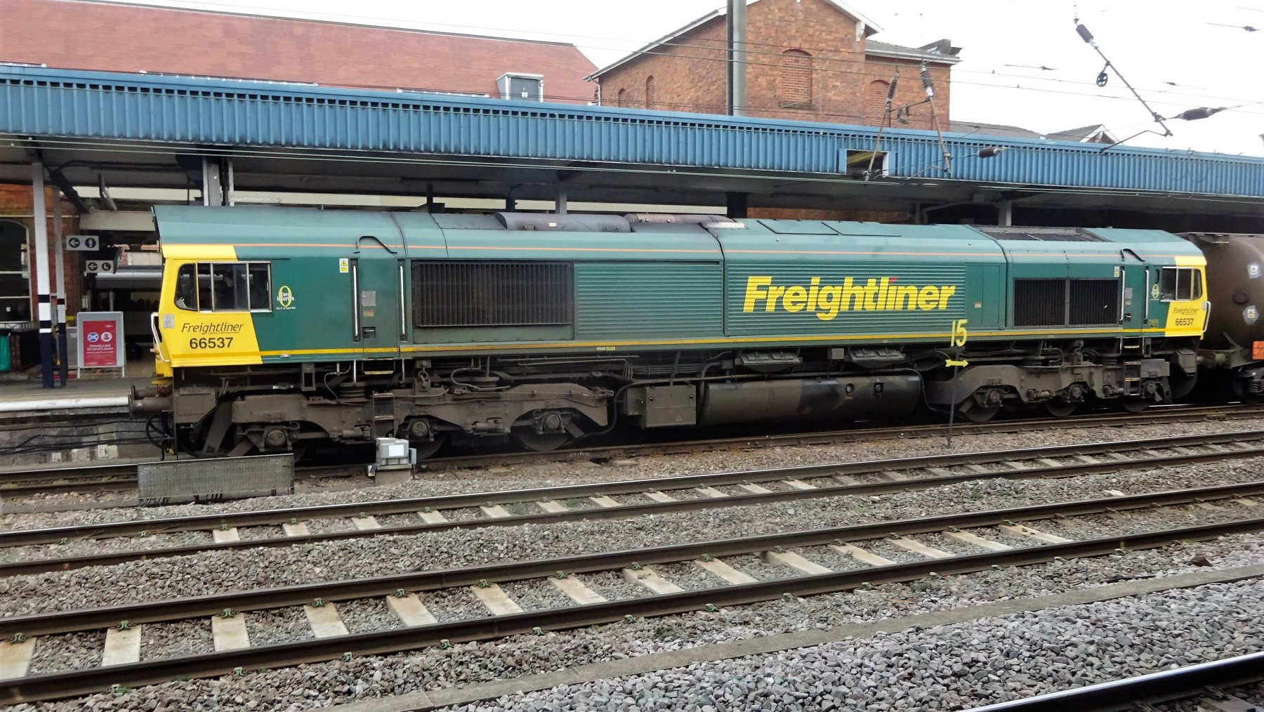 Photo of 66537 at Doncaster — trainlogger