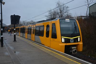 555017 at Pelaw (Tyne & Wear Metro). &copy; AJax