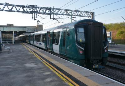 730210 at Milton Keynes Central. &copy; AJax