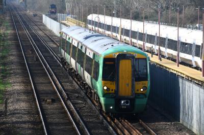 377323 at Tonbridge. &copy; MJM