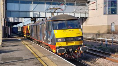 90021,90009 at Nuneaton. &copy; MemberOfThePublic