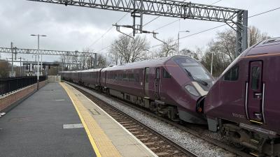 810004 at Kettering. &copy; Luivery