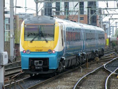 175107 at Manchester Piccadilly. &copy; llamafish