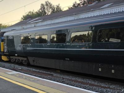 17173 coach at Maidenhead. &copy; MikeMOL