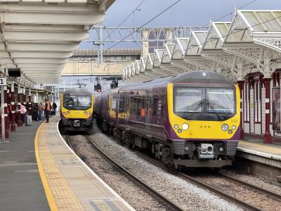 360110,360118 at Kettering. &copy; Luivery
