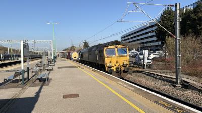 66532 at Milton Keynes Central. &copy; Luivery