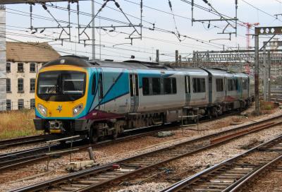 185128 at Leeds. &copy; South Coast Trainspotter