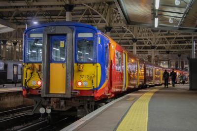 5712 at London Waterloo. &copy; Zain