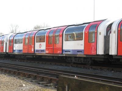 LU92118 at Hainault LU depot. &copy; Byron5574