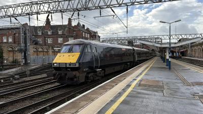 82201 at Crewe. &copy; Luivery