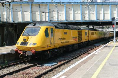 43013 at Birmingham New Street. &copy; llamafish