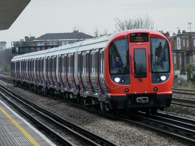 LU21007 at Dollis Hill. &copy; llamafish